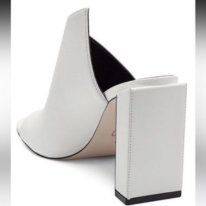 Jessica Simpson
Messia Leather Square Toe Dress Sandals